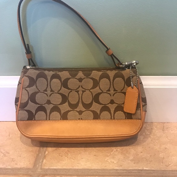 Coach Bag - Picture 2 of 3